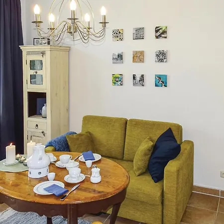 Апартаменти Amazing In Schwerin W/ Wifi And 1 Bedrooms